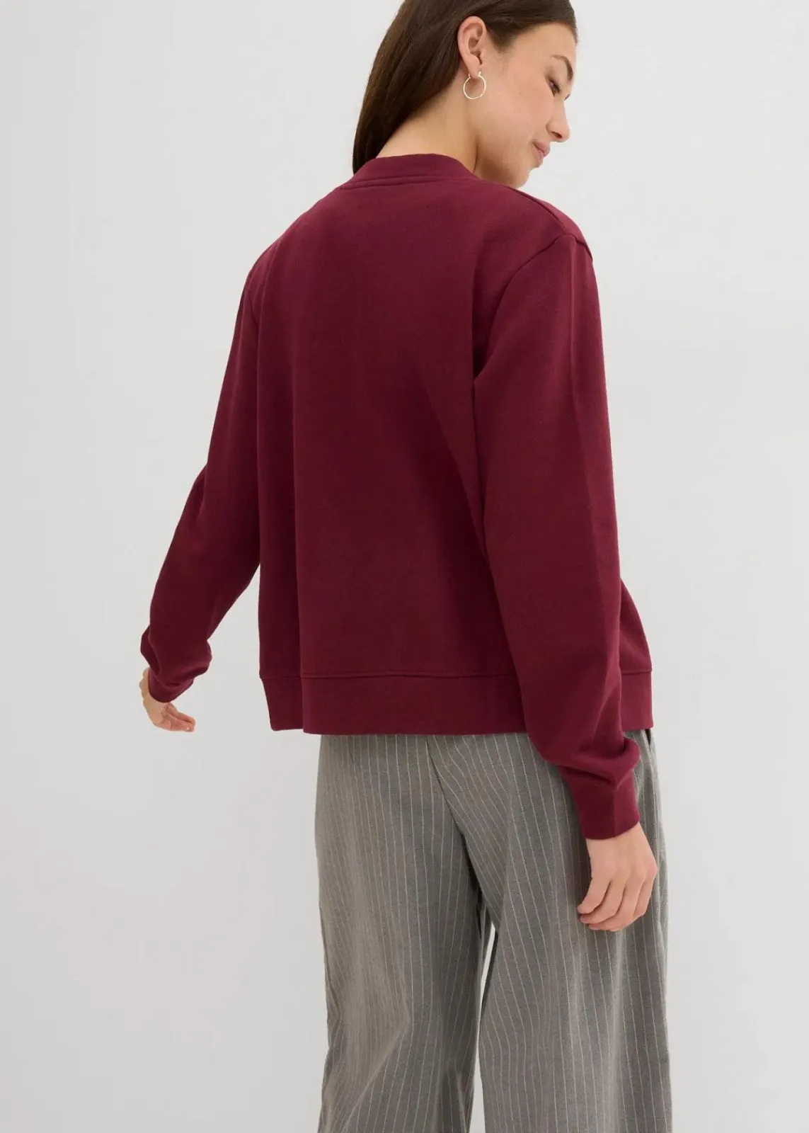 bonprix Nachhaltigere Materialien|Sweat^Sweatjacke mit Knopfleiste ahornrot
