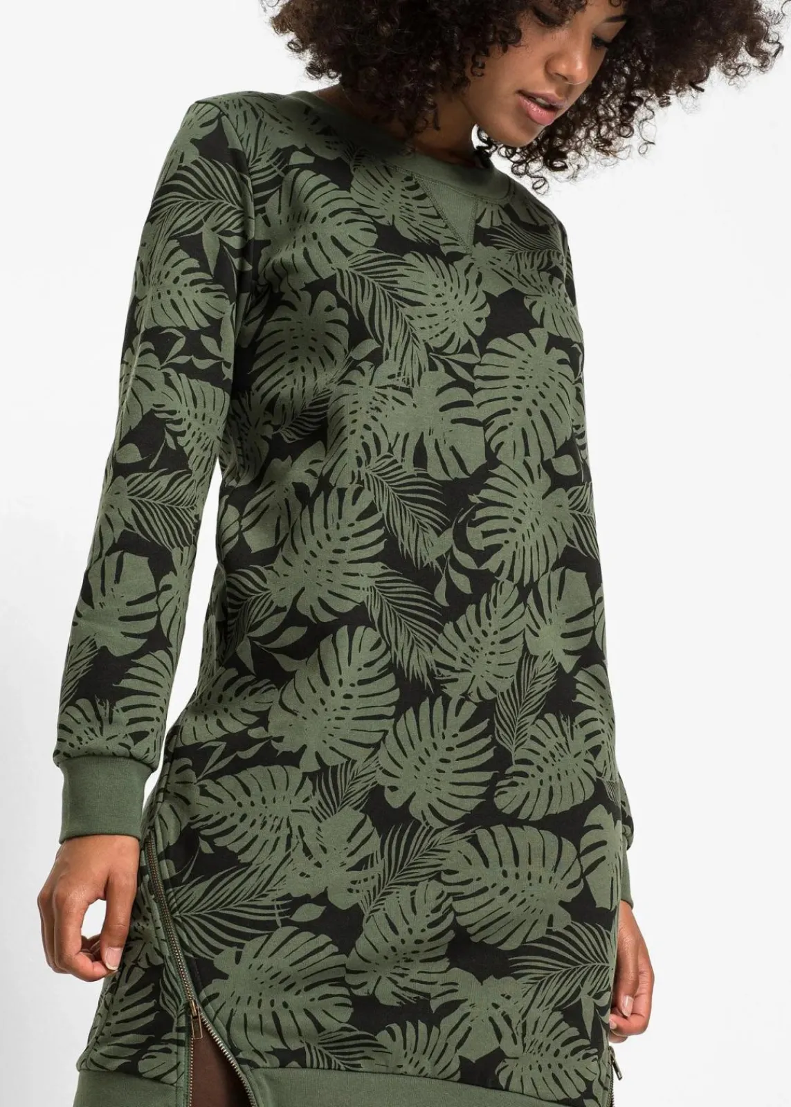 bonprix Bekleidung·Blusen & Tuniken|Bekleidung·Pullover & Strickjacken^Sweatkleid, bedruckt dunkeloliv/schwarz bedruckt