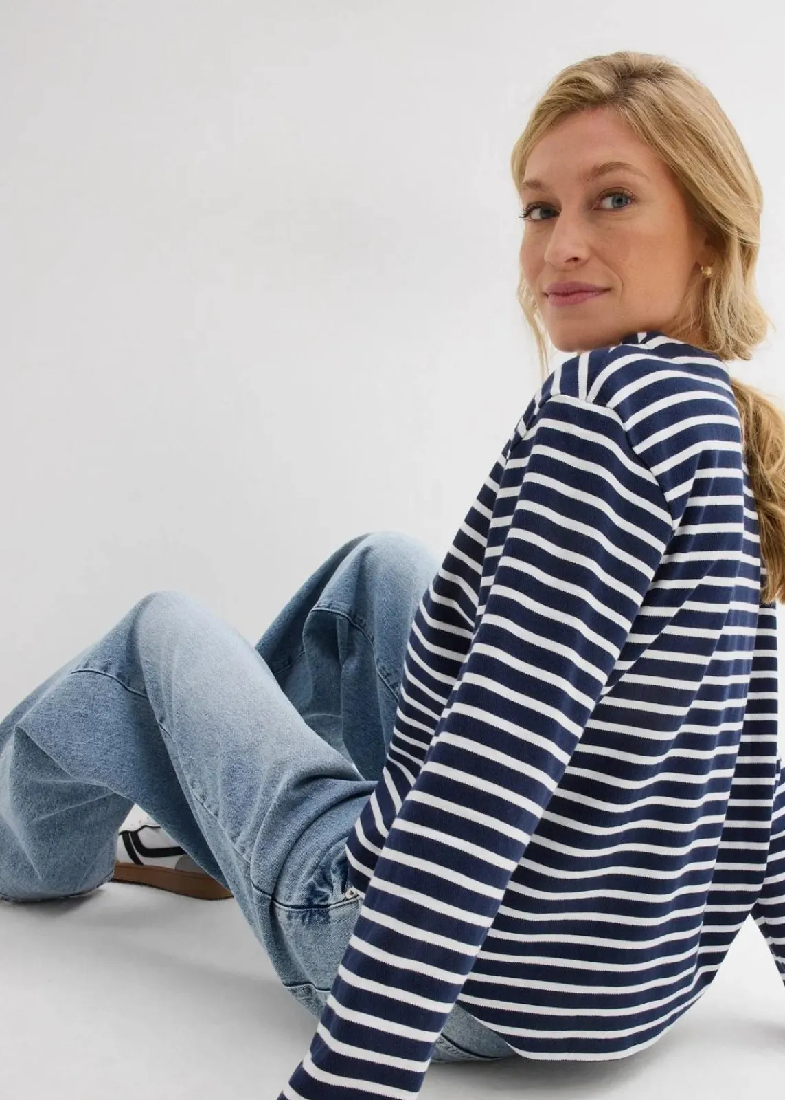 bonprix Sweat^Sweatshirt aus Strukturmaterial dunkelblau/weiß gestreift