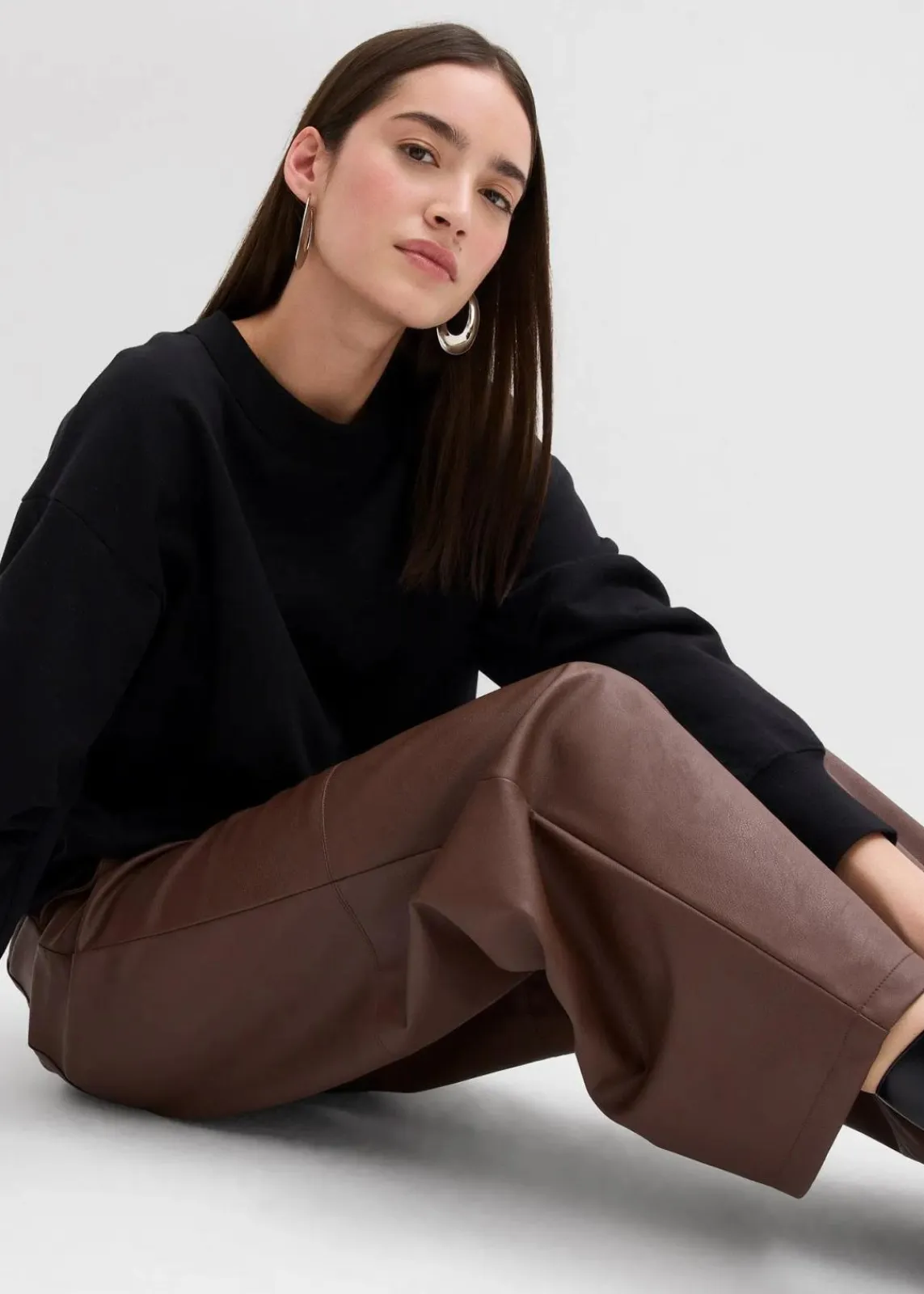 bonprix Sweat|Bekleidung·Blusen & Tuniken^Sweatshirt mit weitem Ripp-Kragen aus Bio-Baumwolle schwarz