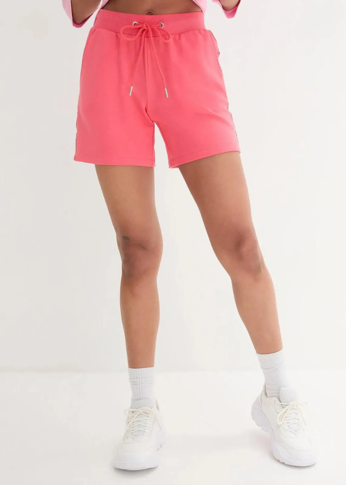 bonprix Bekleidung·Outdoorbekleidung|Bekleidung·Sweat^Sweat-Shorts hellpink