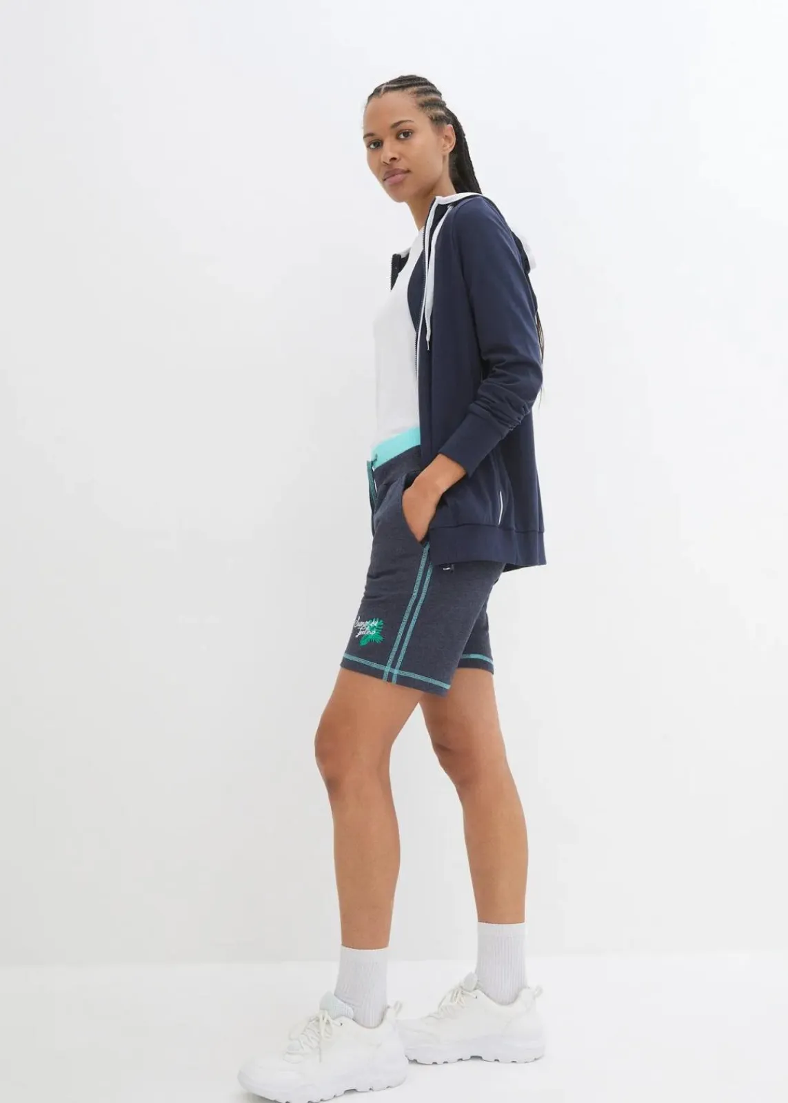 bonprix Hosen|Shorts^Sweat-Shorts aus Baumwoll-Mix mitternachtsblau