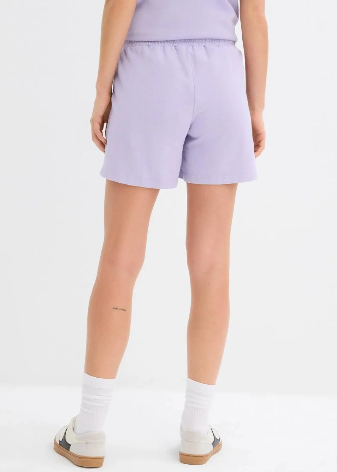 bonprix Nachhaltigere Materialien|Hosen^Sweat-Shorts aus reiner Baumwolle hellviolett