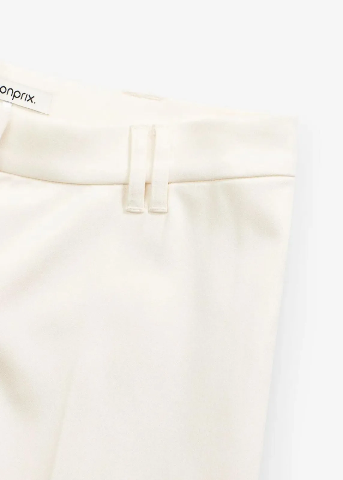 bonprix Bekleidung·Outdoorbekleidung|Bekleidung·Kleider^taillierte Shorts cremeweiß