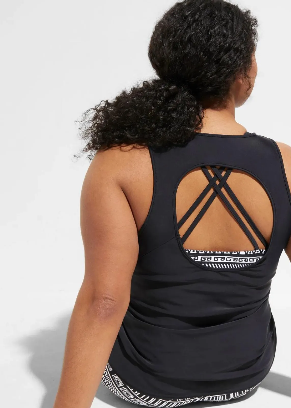 bonprix Nachhaltigere Materialien|Bedeckende Bademode^Tankini (3-tlg. Set) mit Bustier-Bikinioberteil schwarz/weiß bedruckt