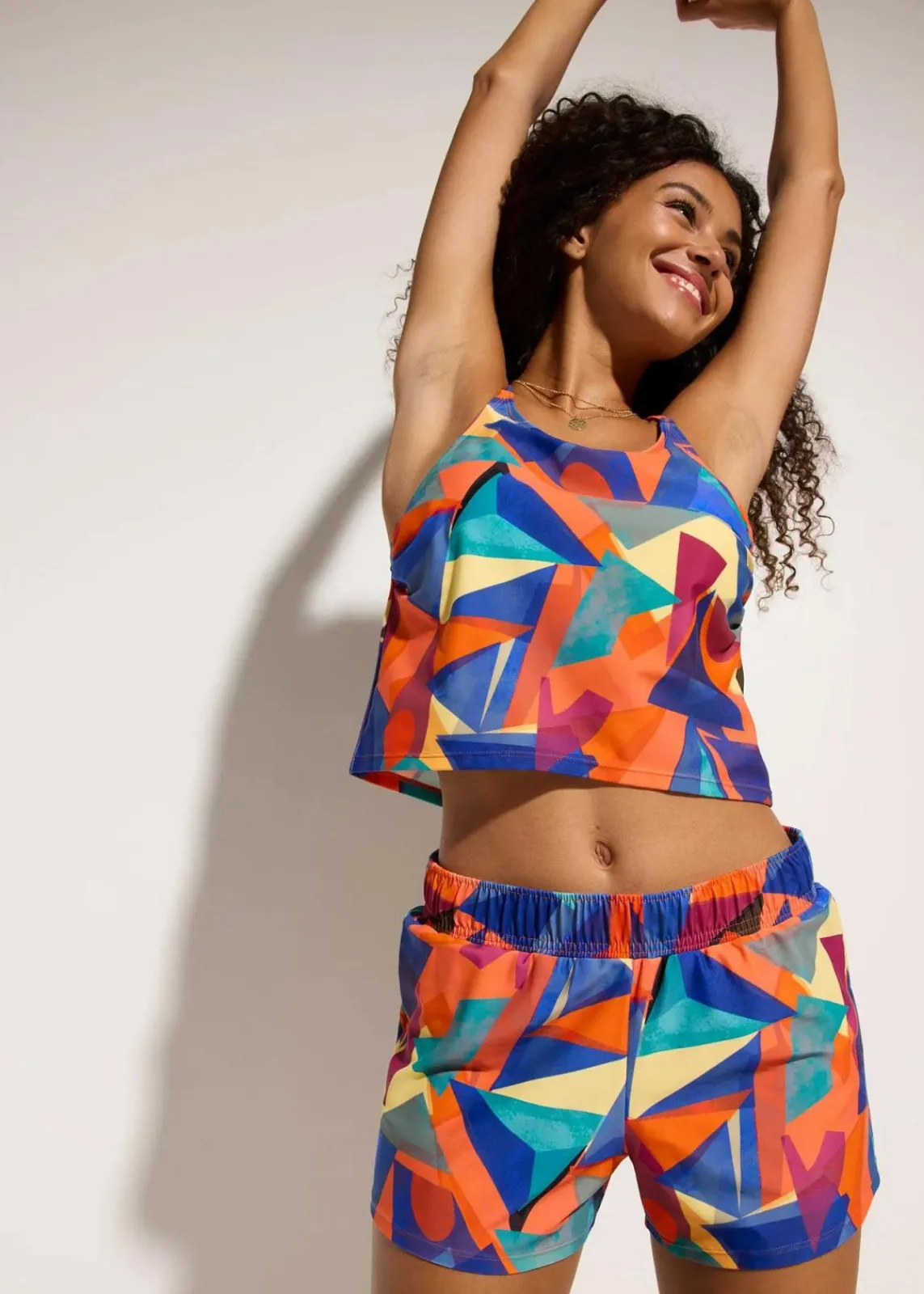 bonprix Nachhaltigere Materialien|Tankinis^Tankini (2-tlg.Set) mit Shorts bunt bedruckt