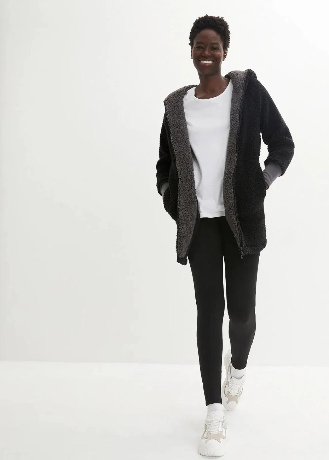 bonprix Bekleidung·Blusen & Tuniken|Bekleidung·Hosen^Teddy-Fleece Jacke schwarz
