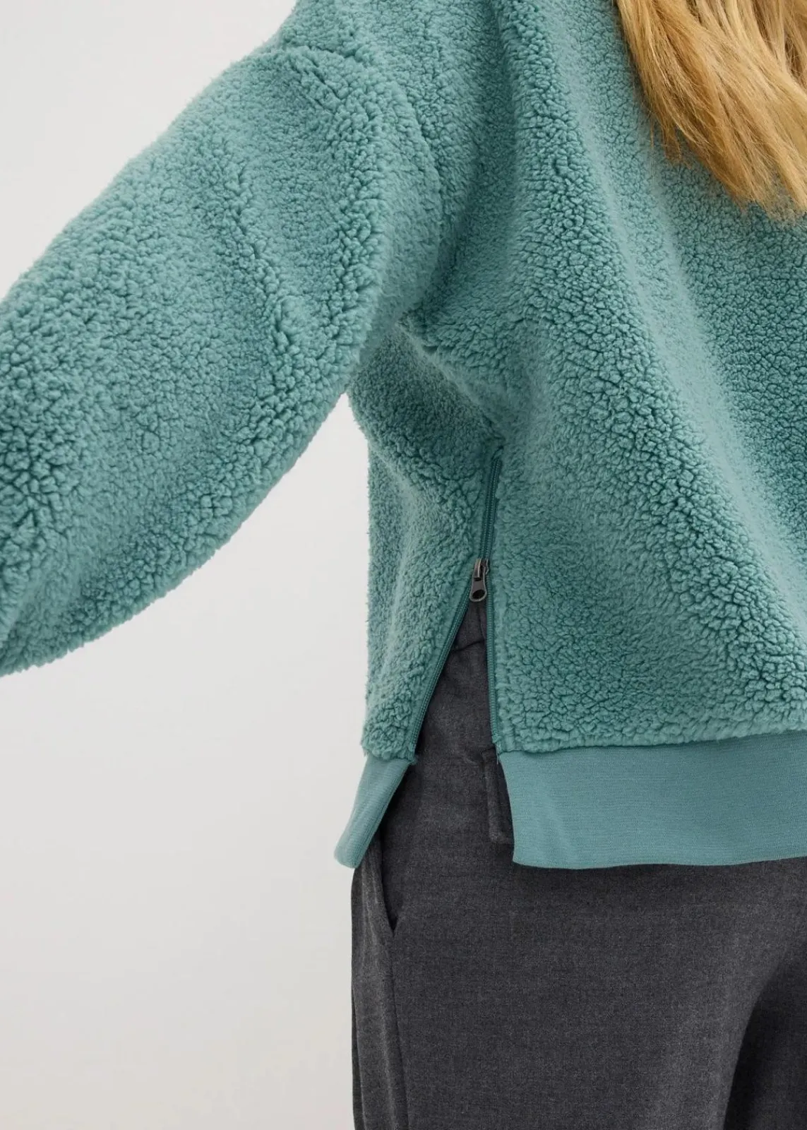bonprix Sweat|Nachhaltigere Materialien^Teddy-Fleecepullover rauchsalbei