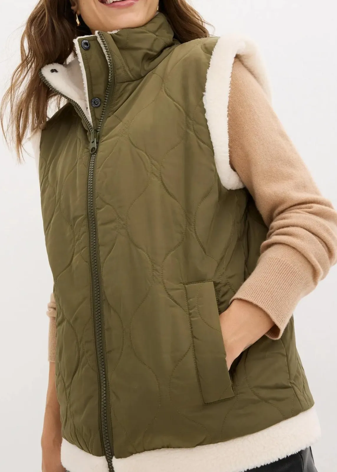 bonprix Bekleidung·Hosen|Jacken & Mäntel^Teddy-Weste zum Wenden dunkeloliv/naturbeige