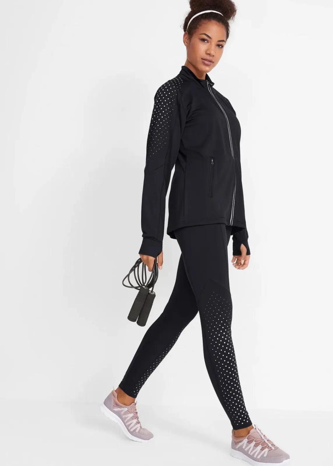 bonprix Outdoorbekleidung|Thermobekleidung^Thermo Sportjacke mit reflektierendem Druck schwarz gepunktet