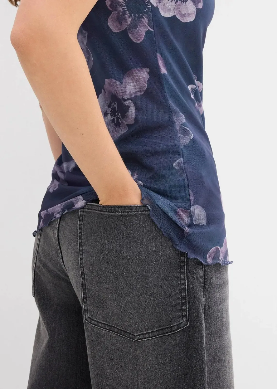 bonprix Shirts & Tops|Nachhaltigere Materialien^Top anthrazit geblümt