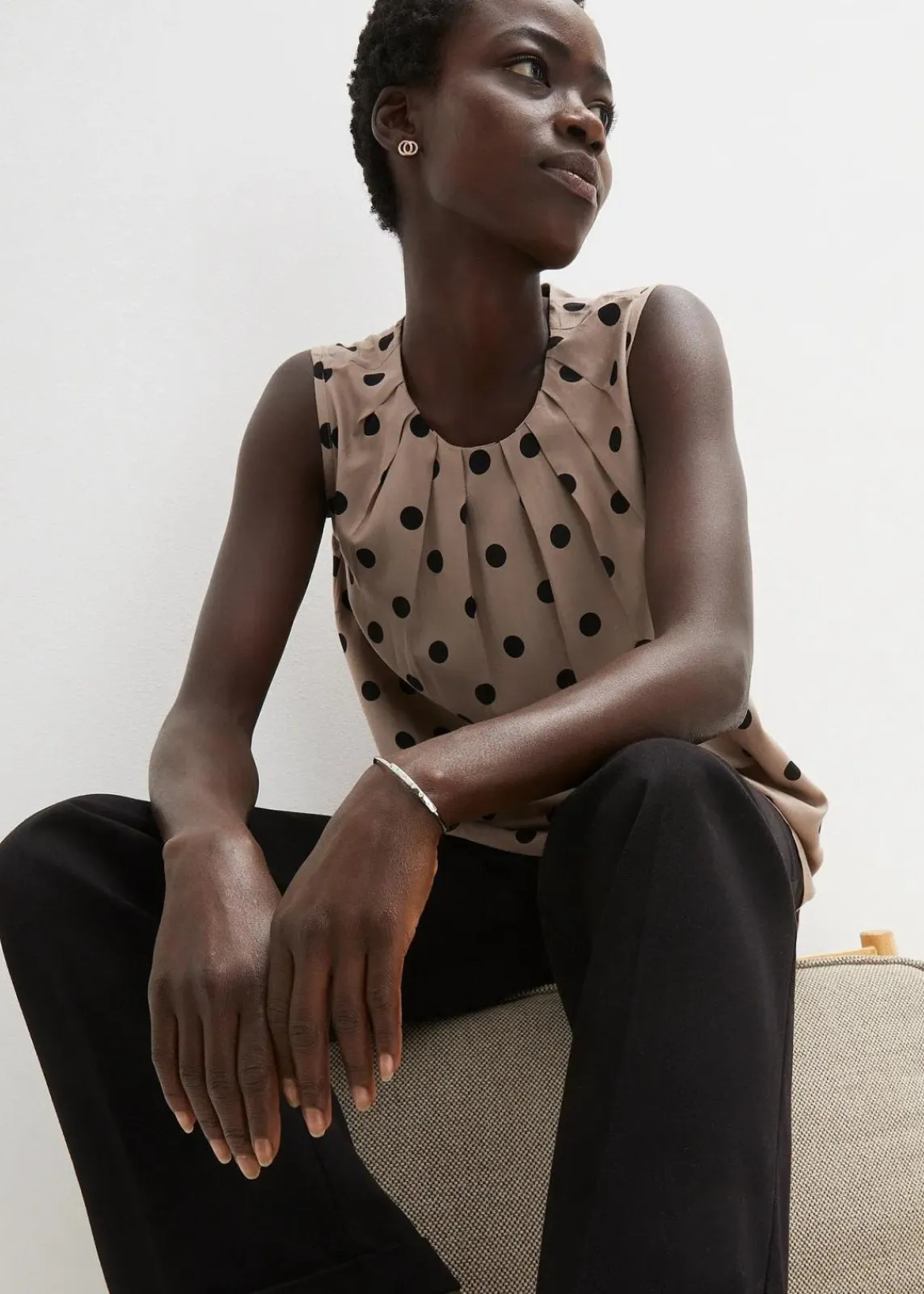 bonprix Shirts & Tops|Blusen & Tuniken^Top aus fließender Viskose taupe/schwarz