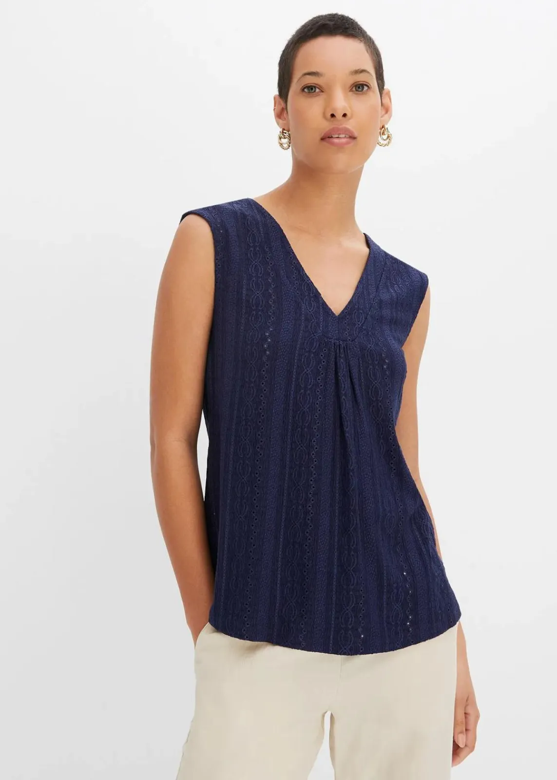 bonprix Shirts & Tops^Top mit Lochstickerei dunkelblau