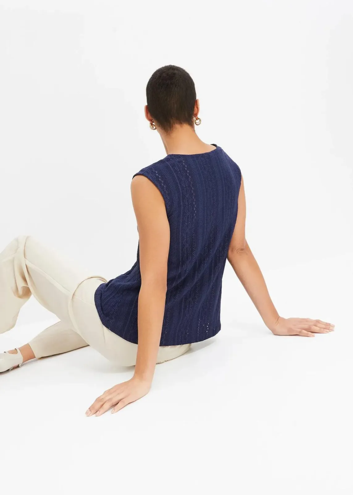bonprix Shirts & Tops^Top mit Lochstickerei dunkelblau