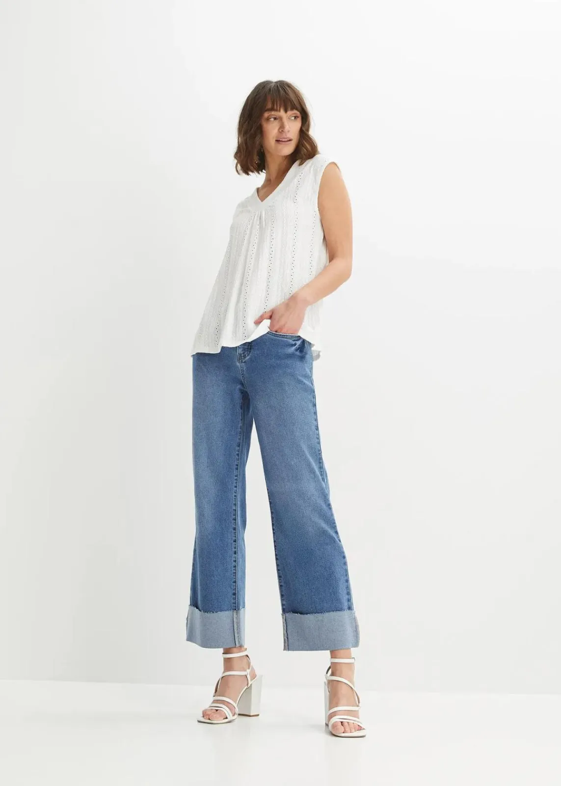 bonprix Shirts & Tops^Top mit Lochstickerei weiss