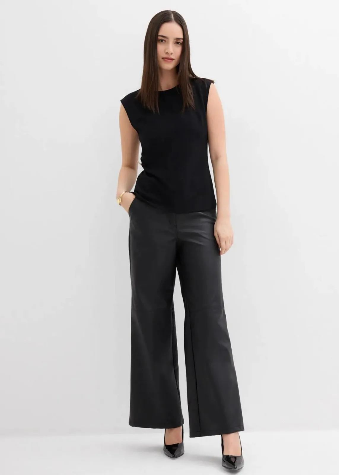 bonprix Shirts & Tops^Top mit Zierschnalle aus Crepe schwarz