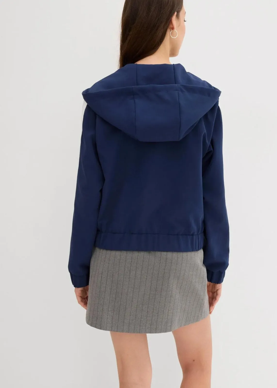 bonprix Jacken & Mäntel|Zweiteiler & Sets^Trainingsjacke mit sportivem Streifen dunkelblau/weiß