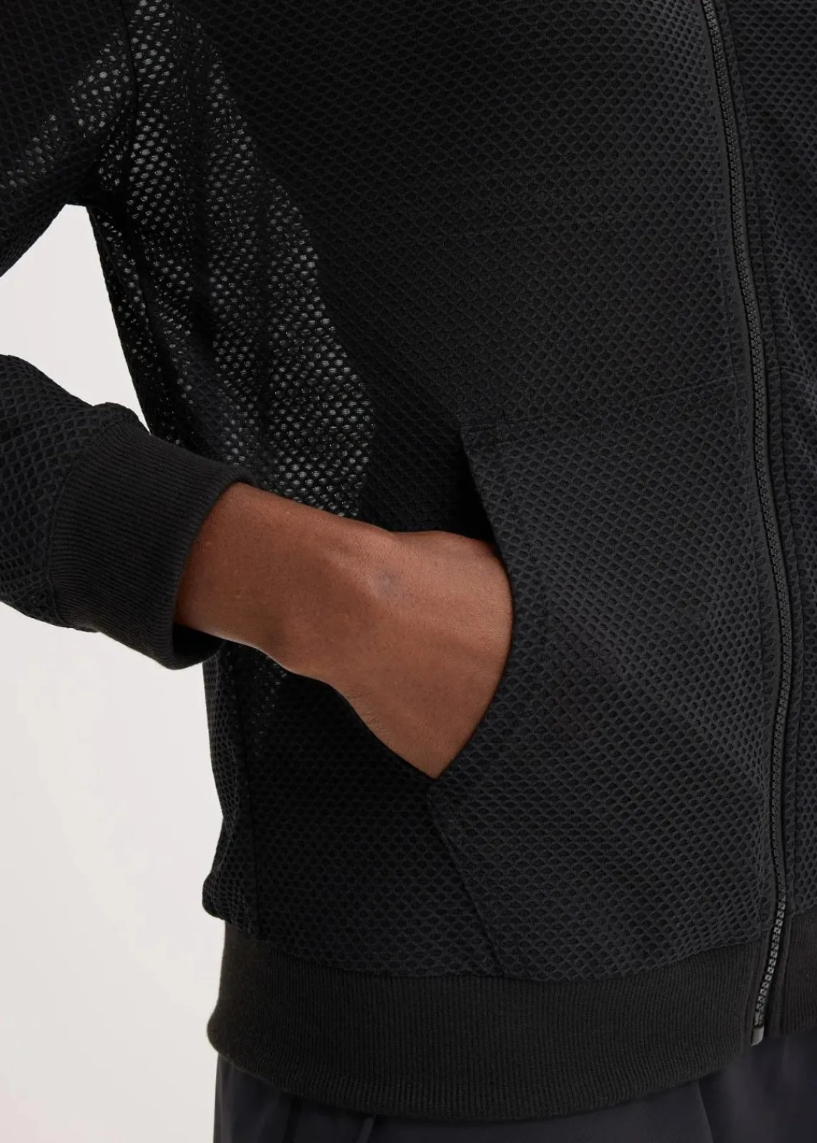 bonprix Sportbekleidung|Jacken & Mäntel^Transparente Sportjacke aus Mesh, oversized schwarz