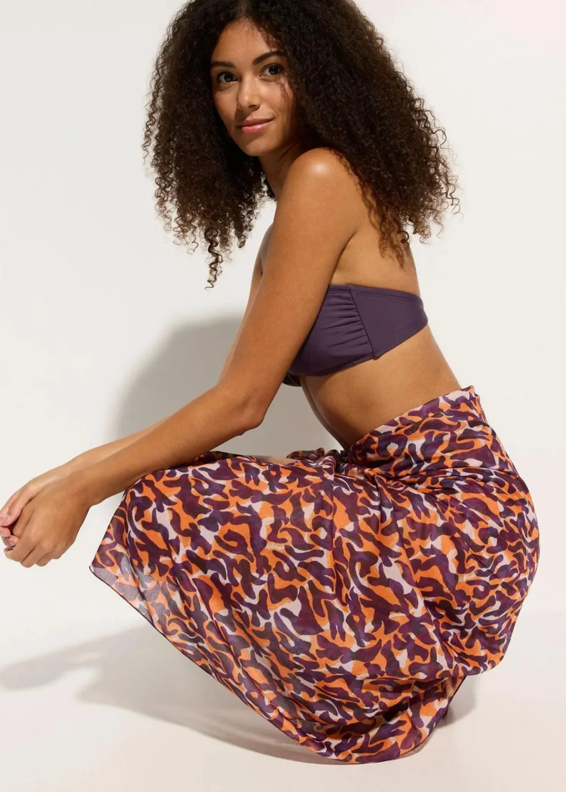 bonprix Strandmode|Nachhaltigere Materialien^Transparenter Pareo lila/hellbraun leo bedruckt