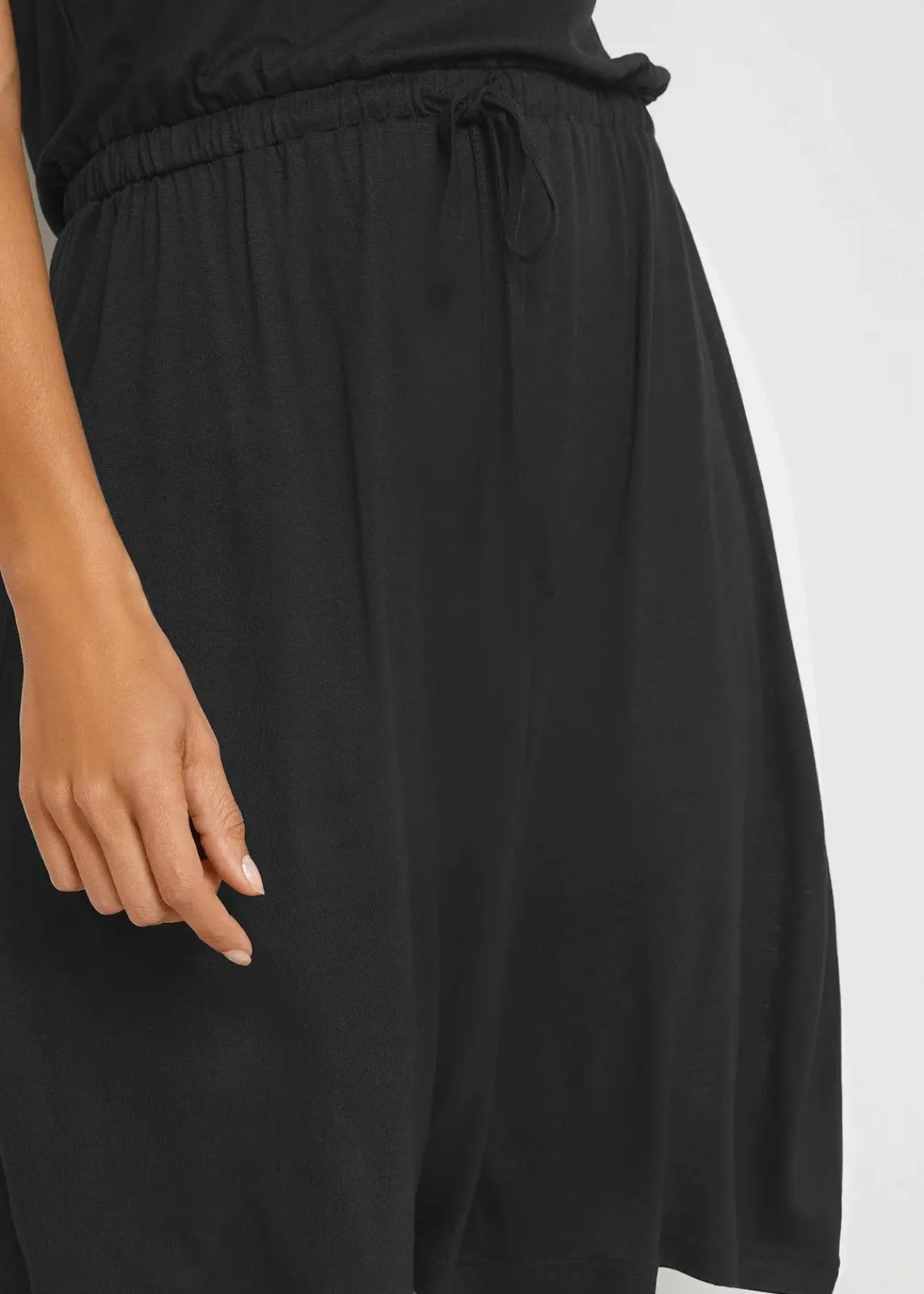 bonprix Nachhaltigere Materialien|Kleider^Transparentes Strandkleid aus Viskose schwarz