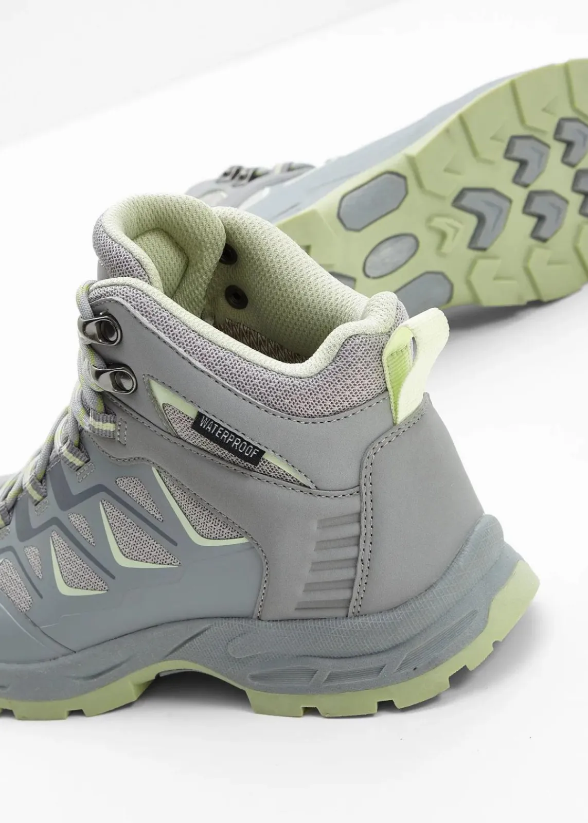 bonprix Boots|Schuhe & Accessoires In Spezialgrößen·Schuhe In Übergröße^Trekking-Boots mittelgrau/grün