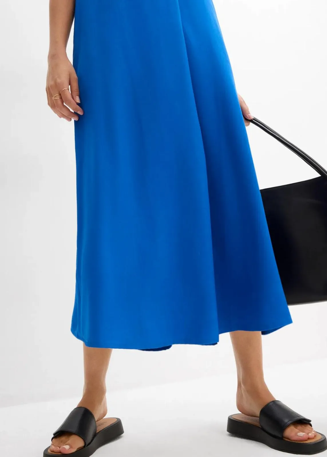 bonprix Bekleidung·Pullover & Strickjacken|Kleider^Trägerkleid aus fließender Viskose azurblau