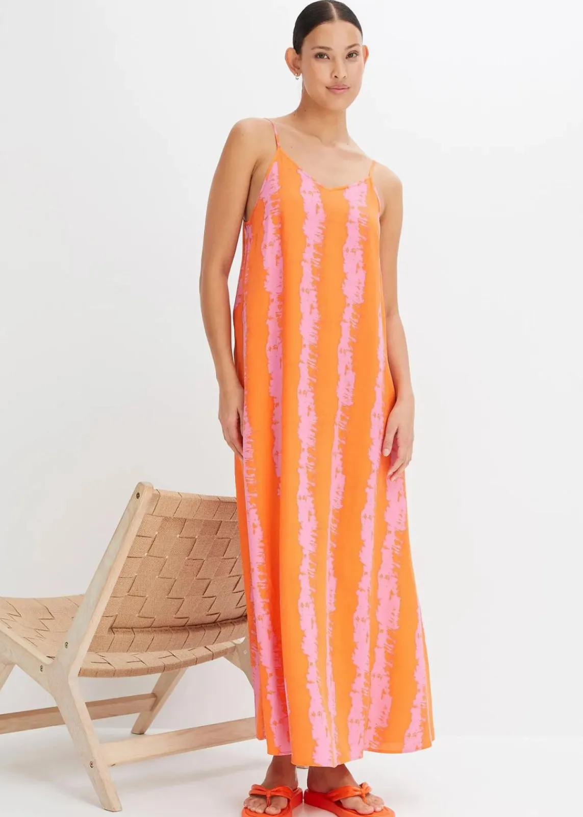 bonprix Bekleidung·Pullover & Strickjacken|Nachhaltigere Materialien^Trägerkleid aus fließender Viskose rosa/nektarine