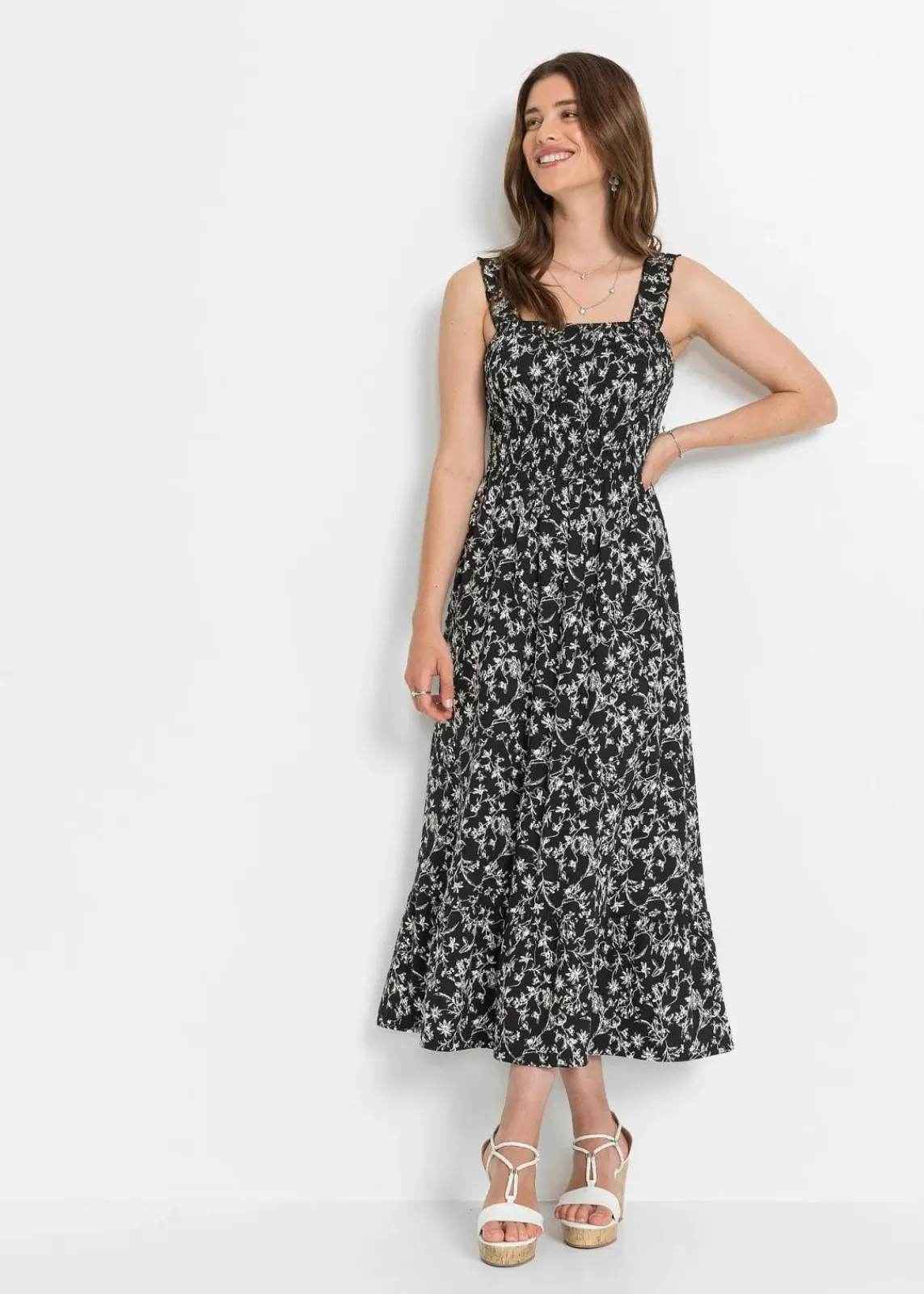 bonprix Bekleidung·Pullover & Strickjacken|Kleider^Trägerkleid aus Viskose-Mix schwarz/wollweiß floral