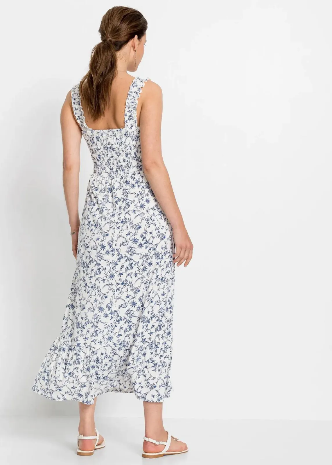 bonprix Nachhaltigere Materialien|Kleider^Trägerkleid aus Viskose-Mix wollweiß/blau floral