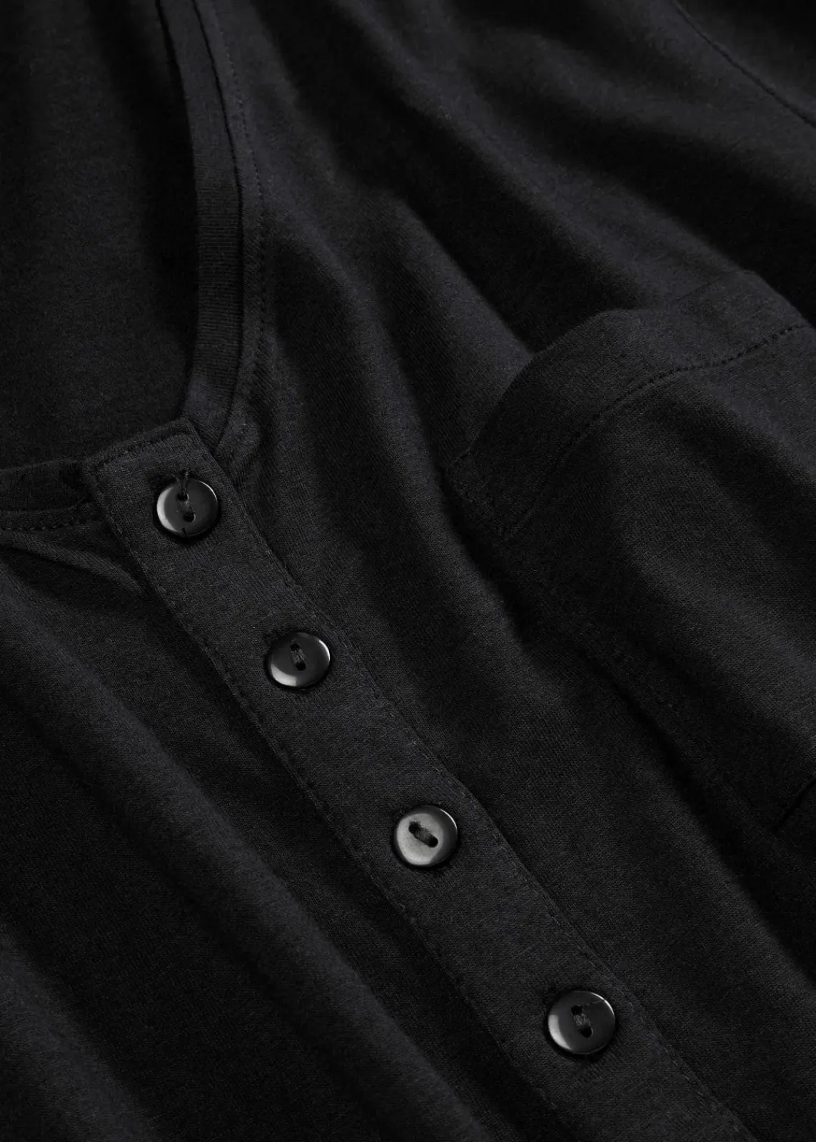 bonprix Shirts & Tops|Nachhaltigere Materialien^T-Shirt aus Baumwoll-Viskose-Mix schwarz