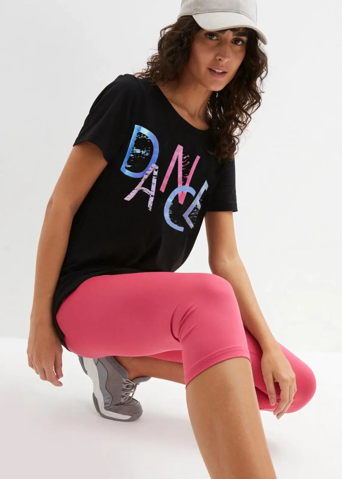 bonprix Bekleidung·Sweat|Nachhaltigere Materialien^T-Shirt mit Retro-Print schwarz bedruckt