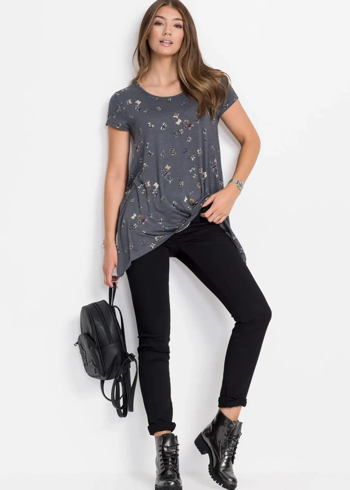 bonprix Shirts & Tops^T-Shirt mit Schmetterlingen dunkelgrau bedruckt