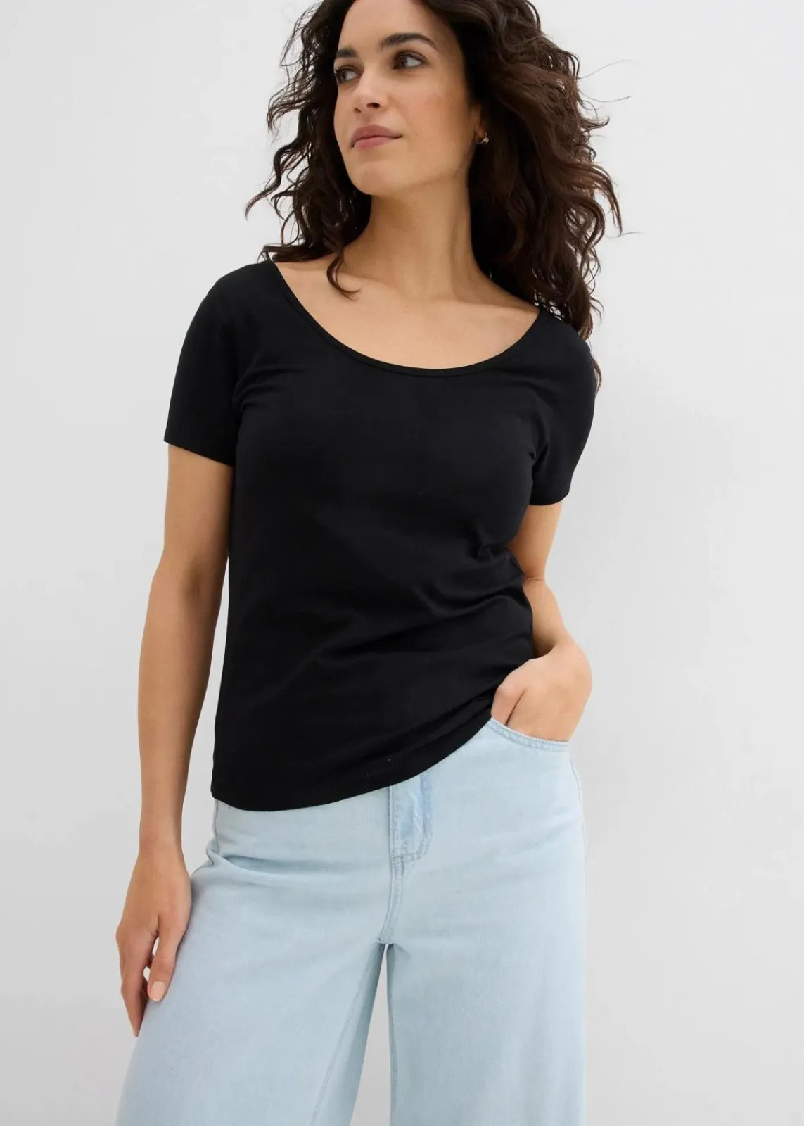 bonprix Bekleidung·Röcke|Basics^T-Shirt mit tiefem Rückenausschnitt schwarz