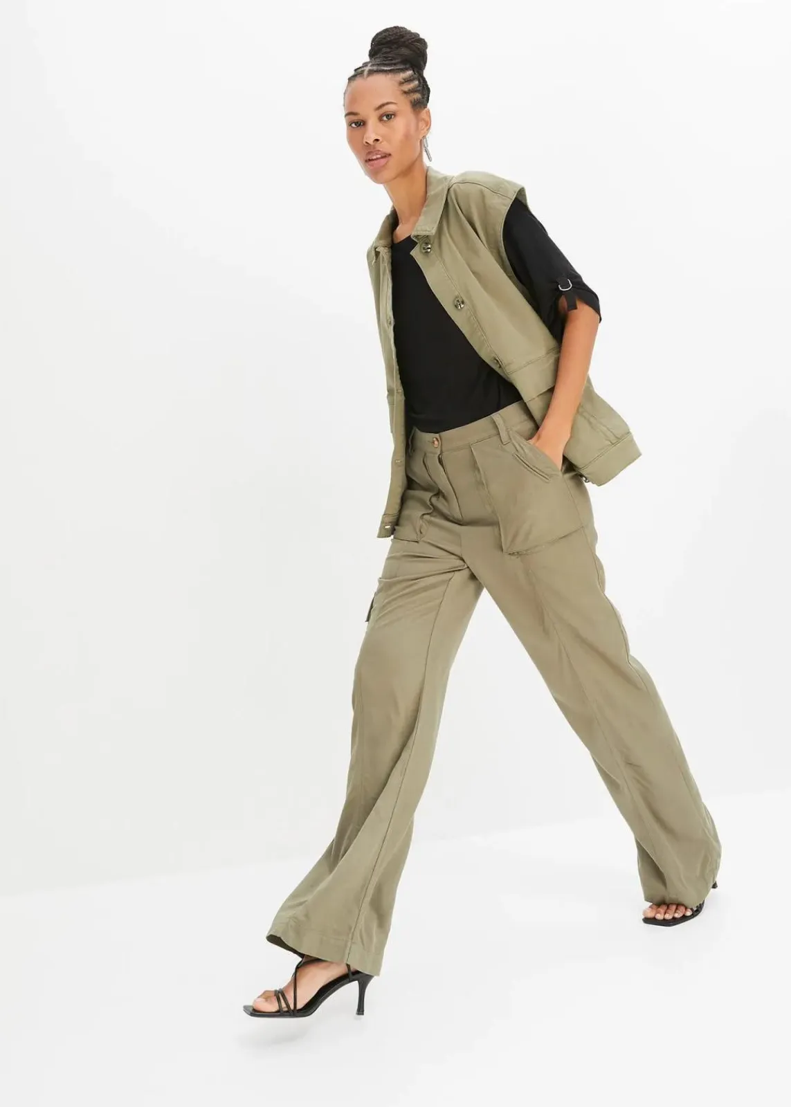 bonprix Shirts & Tops|Nachhaltigere Materialien^T-Shirt mit U-Boot-Ausschnitt schwarz