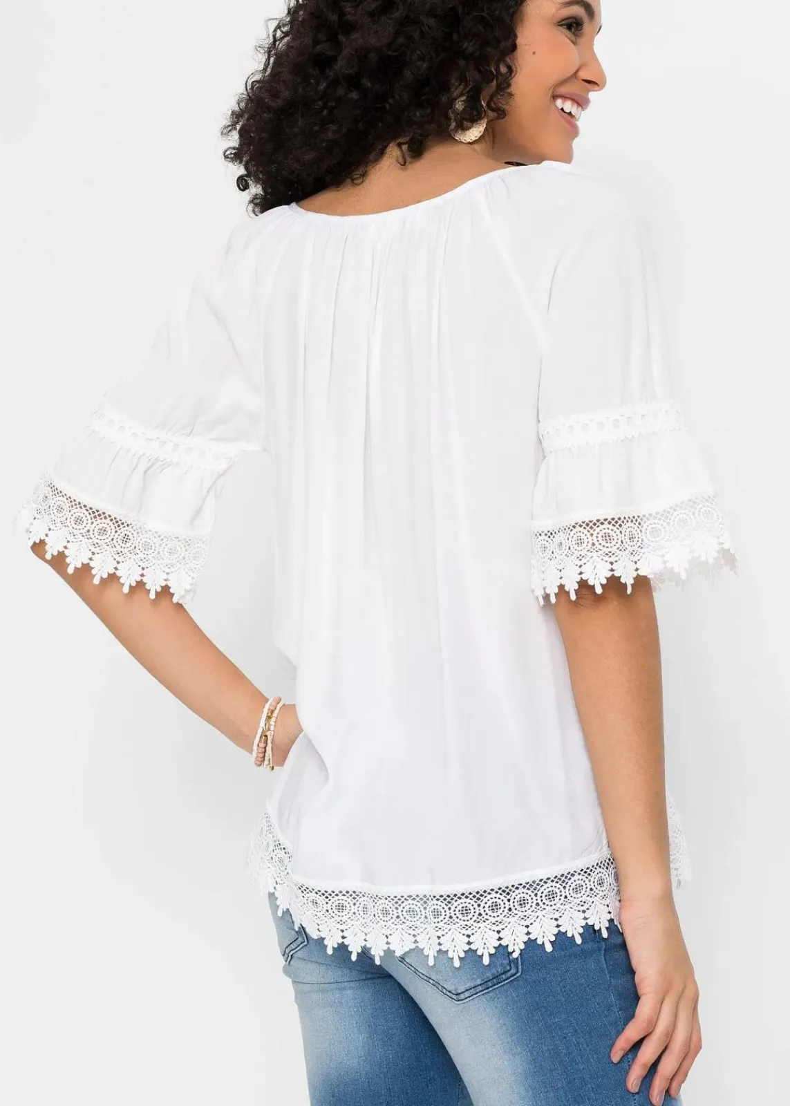 bonprix Blusen & Tuniken|Nachhaltigere Materialien^Tunika mit Spitze aus softer Viskose weiß