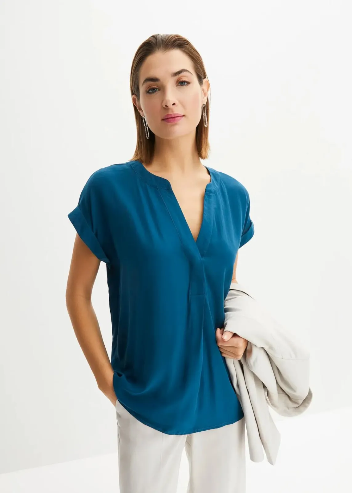 bonprix Blusen & Tuniken|Nachhaltigere Materialien^Tunikabluse aus reiner Viskose blaupetrol