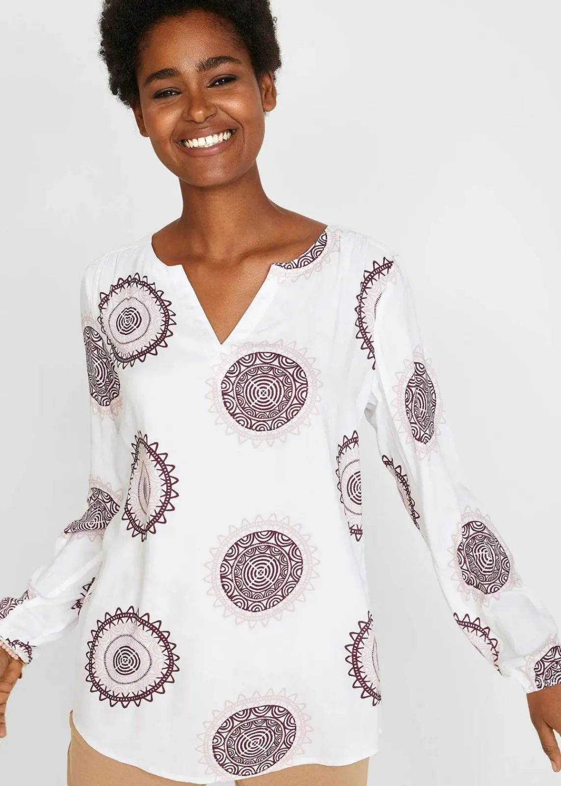 bonprix Bekleidung·Jacken & Mäntel|Blusen & Tuniken^Tunikabluse aus softer Viskose weiß/ahornrot bedruckt