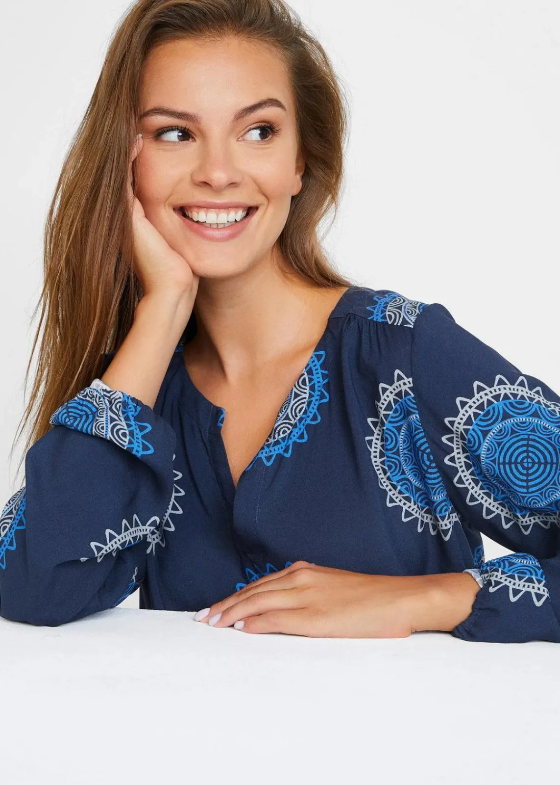 bonprix Blusen & Tuniken|Bekleidung·Jacken & Mäntel^Tunikabluse aus softer Viskose dunkelblau bedruckt