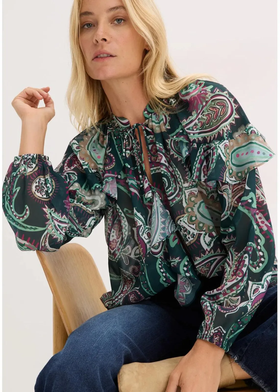 bonprix Bekleidung·Jacken & Mäntel|Blusen & Tuniken^Tunikabluse mit Volants tiefgrün paisley