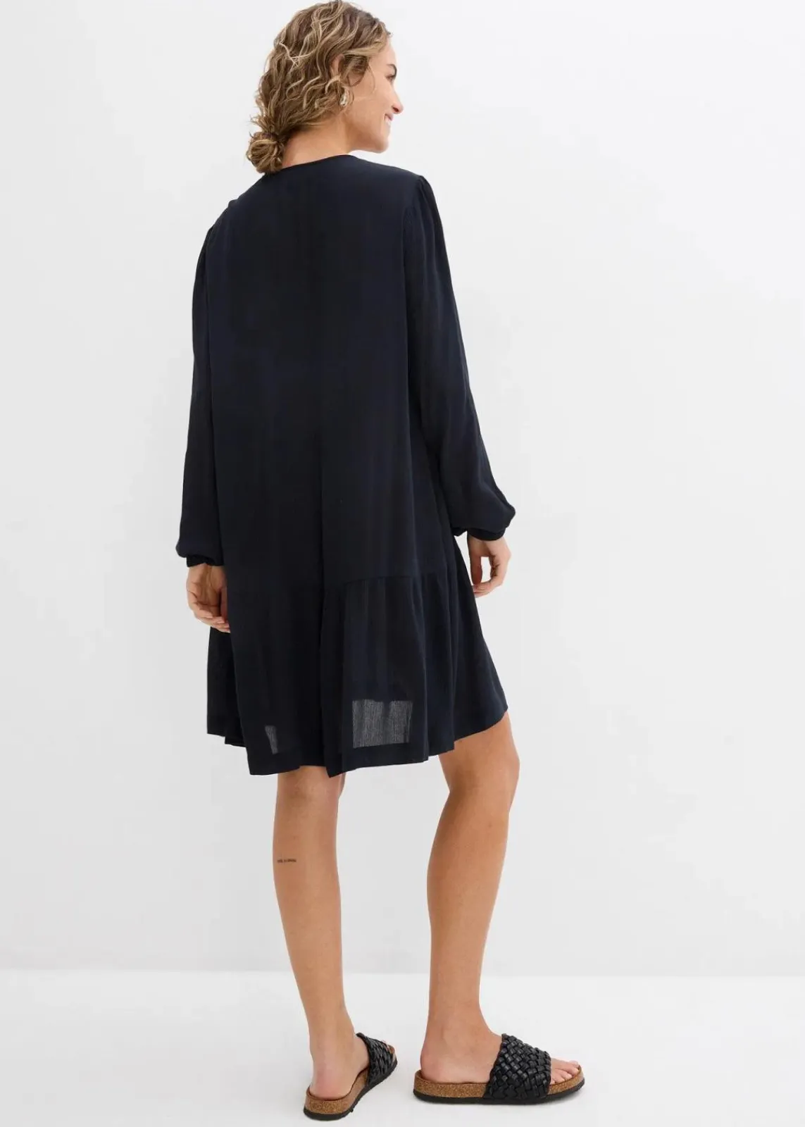 bonprix Bekleidung·Pullover & Strickjacken|Kleider^Tunika-Kleid aus fließender Viskose schwarz