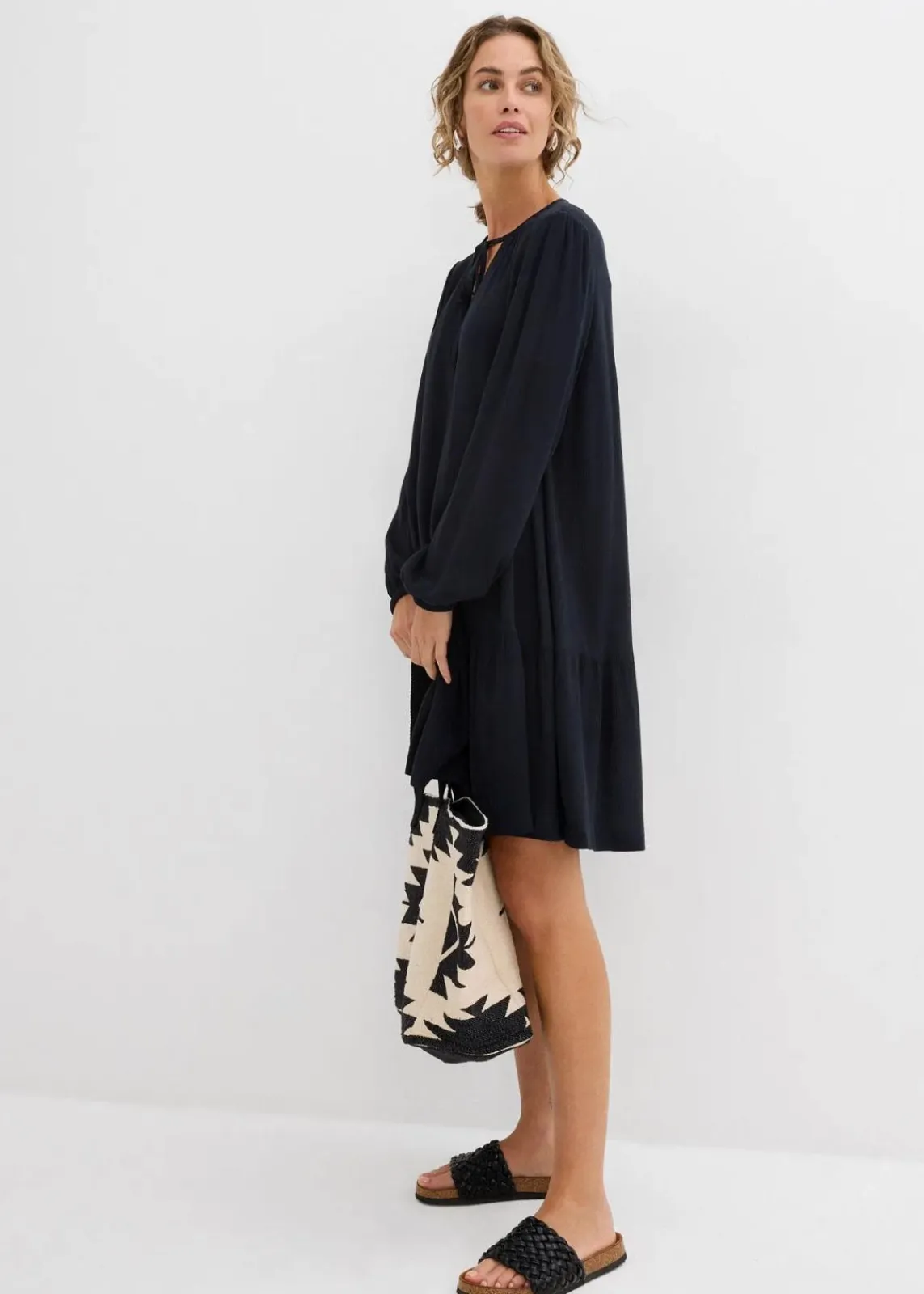 bonprix Bekleidung·Pullover & Strickjacken|Kleider^Tunika-Kleid aus fließender Viskose schwarz
