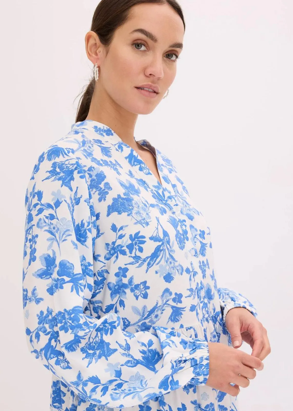 bonprix Kleider|Bekleidung·Pullover & Strickjacken^Tunika-Kleid aus fließender Viskose gletscherblau/hellblau/wollweiß