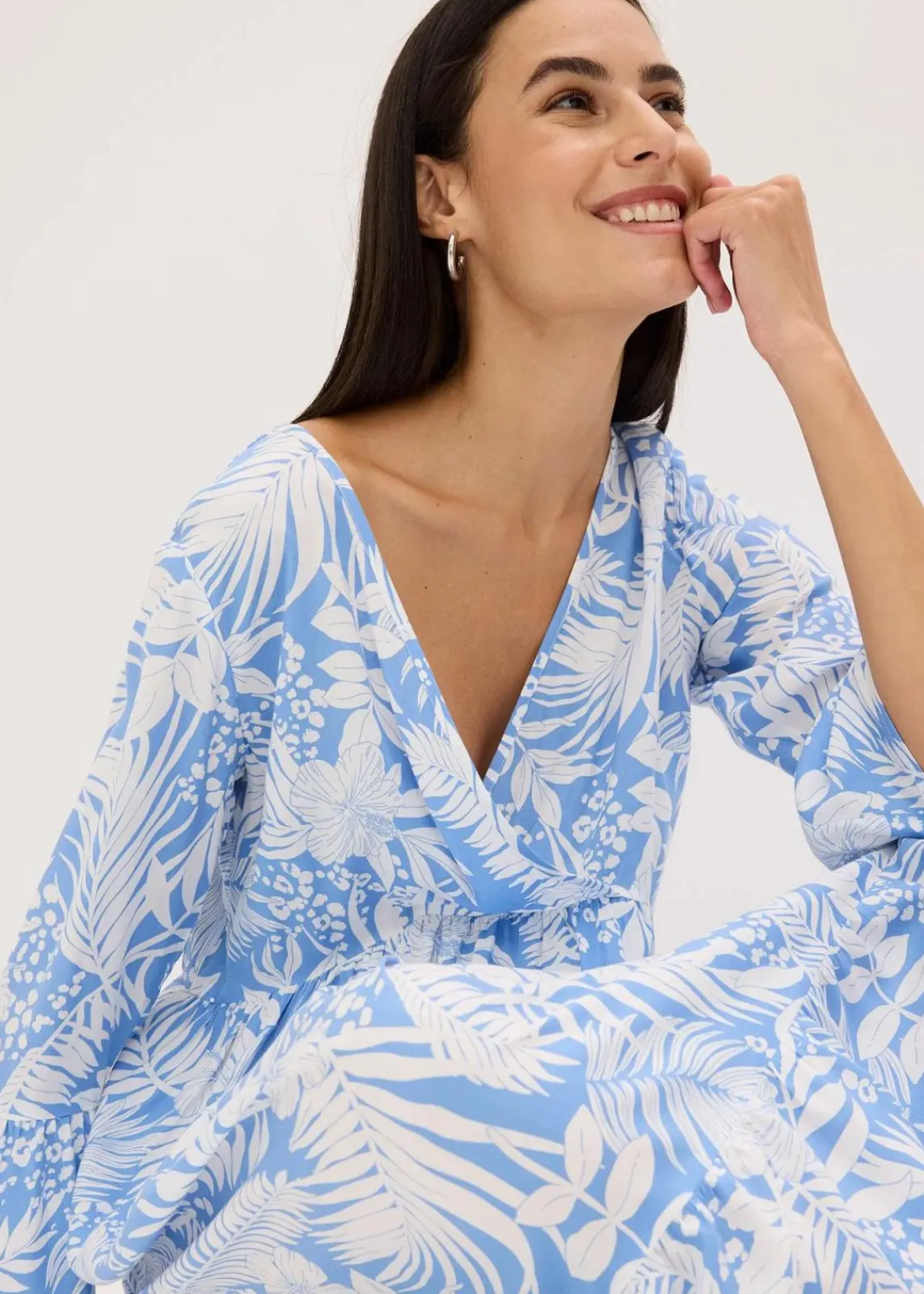 bonprix Bekleidung·Pullover & Strickjacken|Kleider^Tunika-Kleid aus fließender Viskose mittelblau/weiß floral