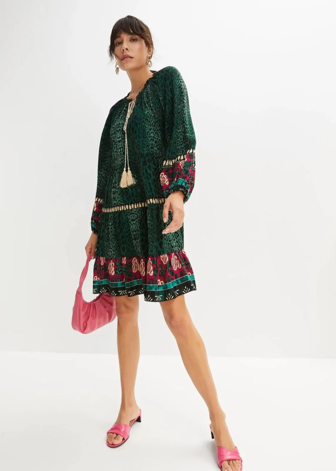 bonprix Bekleidung·Pullover & Strickjacken|Nachhaltigere Materialien^Tunika-Kleid aus fließender Viskose dunkelgrün leo bedruckt