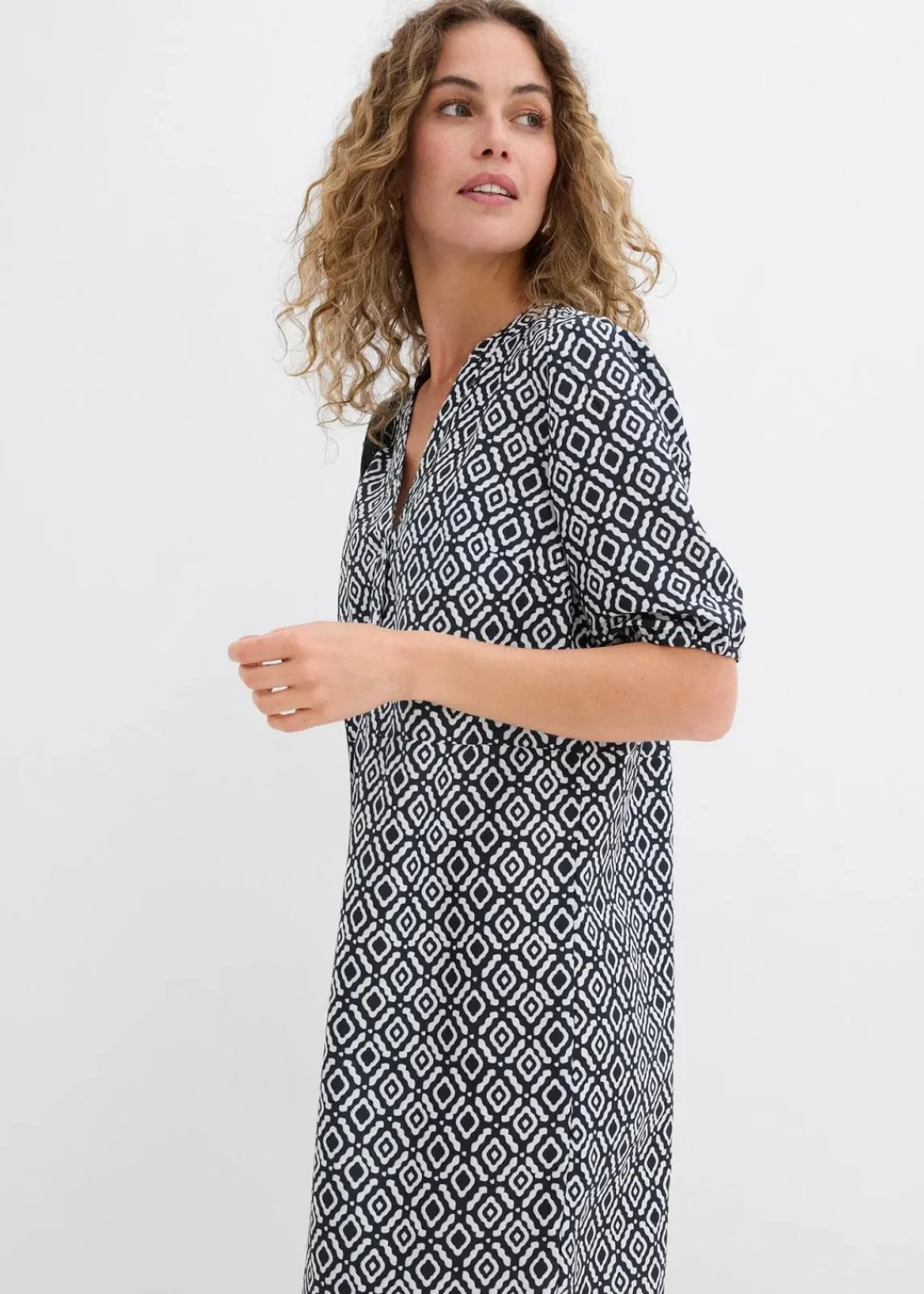 bonprix Kleider|Bekleidung·Pullover & Strickjacken^Tunika-Kleid aus fließender Viskose schwarz/wollweiß bedruckt
