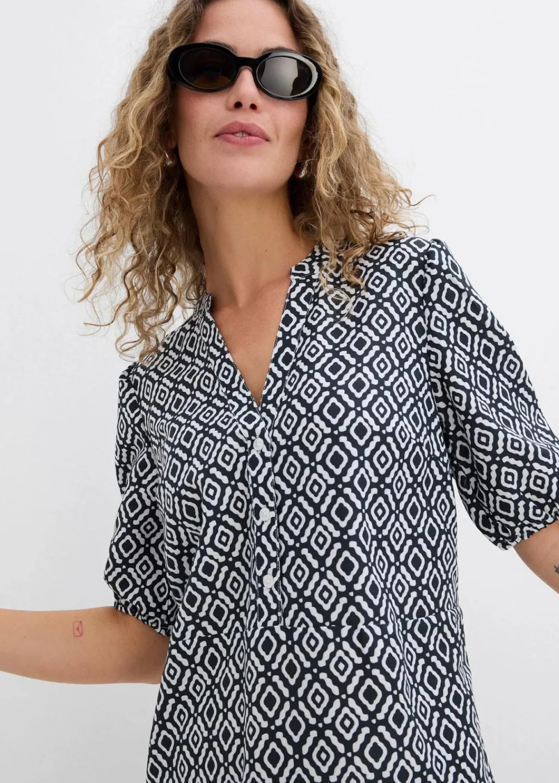 bonprix Kleider|Bekleidung·Pullover & Strickjacken^Tunika-Kleid aus fließender Viskose schwarz/wollweiß bedruckt