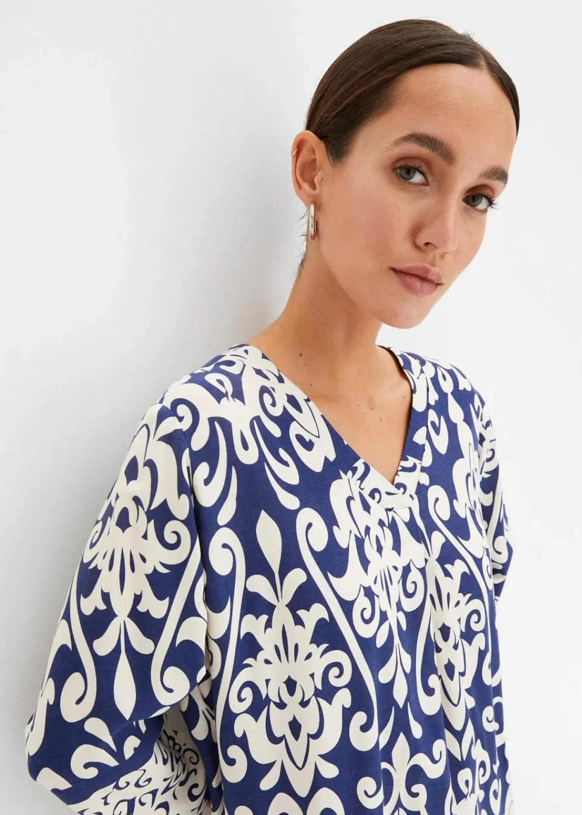 bonprix Bekleidung·Pullover & Strickjacken|Kleider^Tunika-Kleid aus fließender Viskose dunkelblau/creme bedruckt