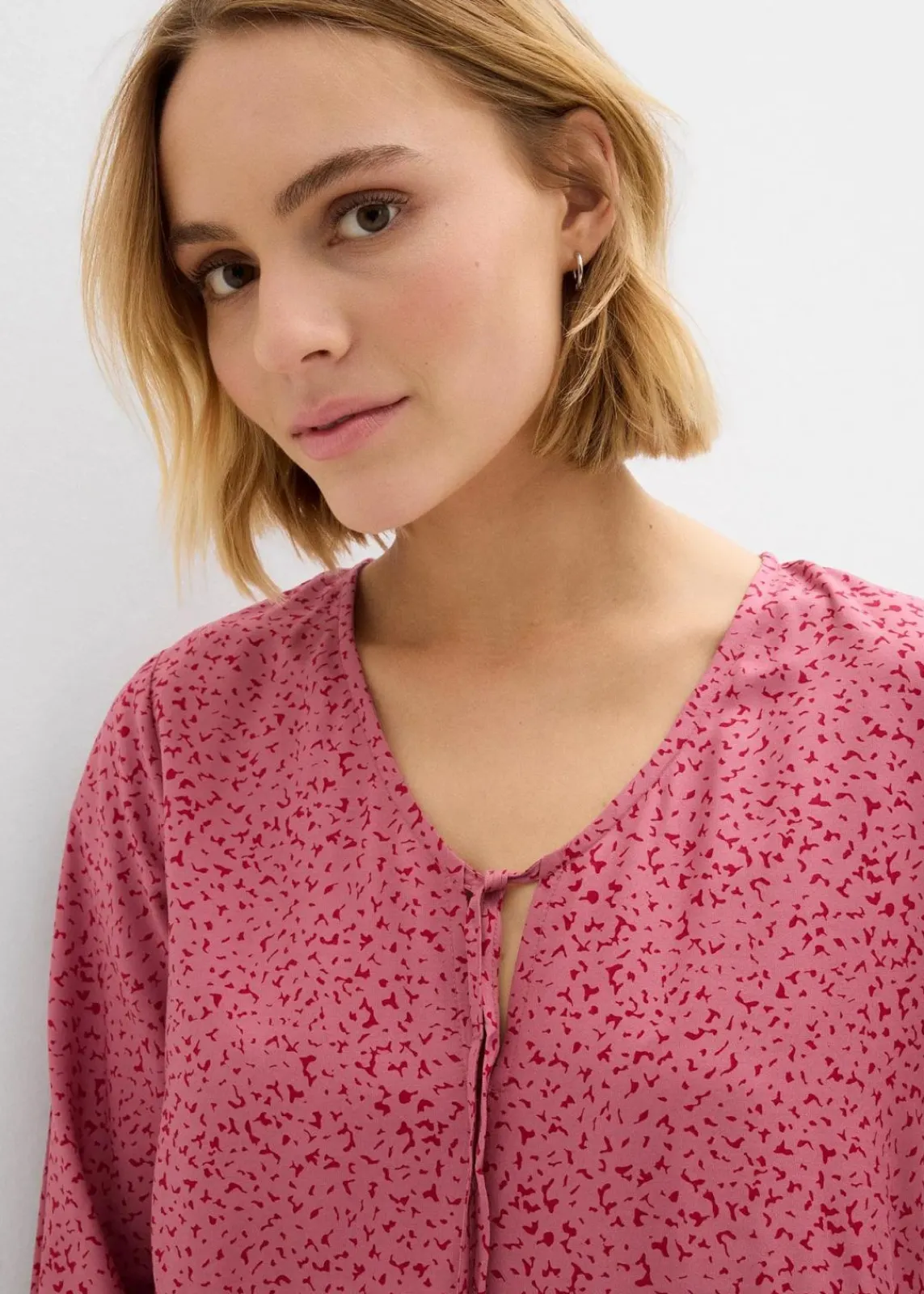 bonprix Bekleidung·Pullover & Strickjacken|Kleider^Tunika-Kleid aus fließender Vikose beerensorbet/abendrot bedruckt