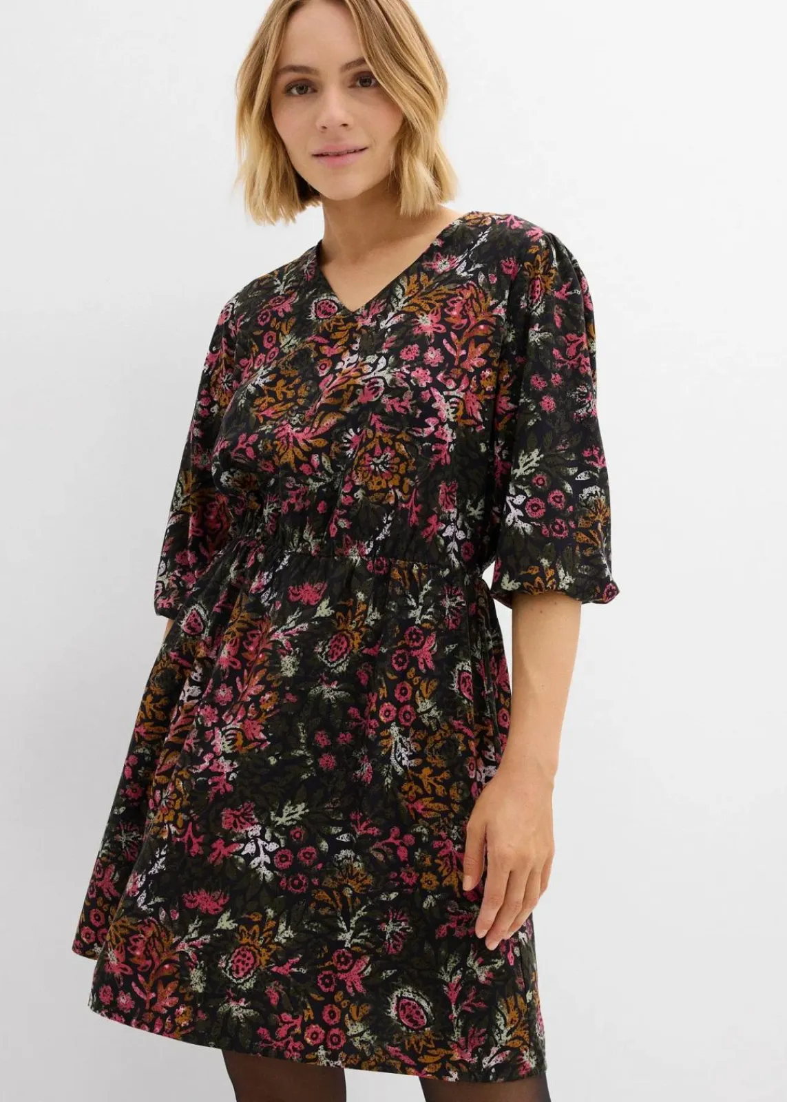 bonprix Bekleidung·Pullover & Strickjacken|Kleider^Tunika-Kleid aus softer Viskose schwarz/tiefoliv/rehbraun/rauchhimbeere/hellorchidee/softgrün bedruckt