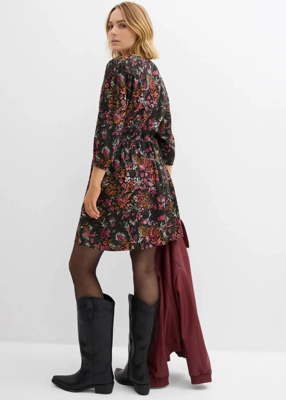 bonprix Bekleidung·Pullover & Strickjacken|Kleider^Tunika-Kleid aus softer Viskose schwarz/tiefoliv/rehbraun/rauchhimbeere/hellorchidee/softgrün bedruckt